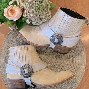 Matisse Judd all leather cowboy bootie size 8